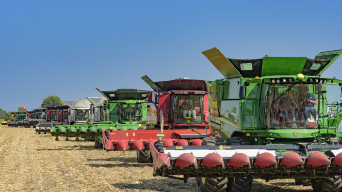 Agriculture, harvesting, Combines, harvester, Farm equipment, Corn Fields, Corn Harvest,